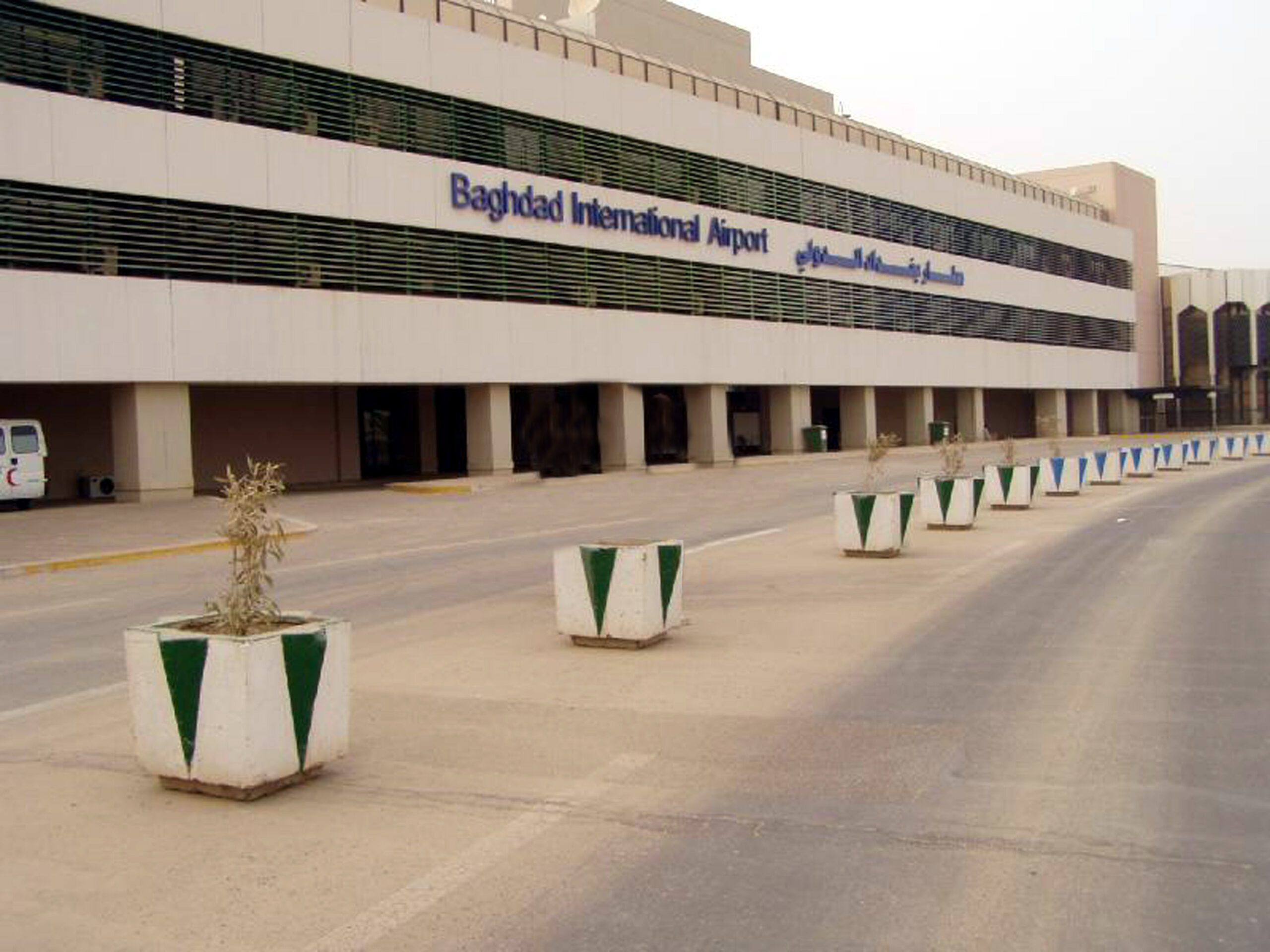 العراق يخطر مطاراته بمنع استقبال الطائرات الإيرانية بدءاً من منتصف الليل
