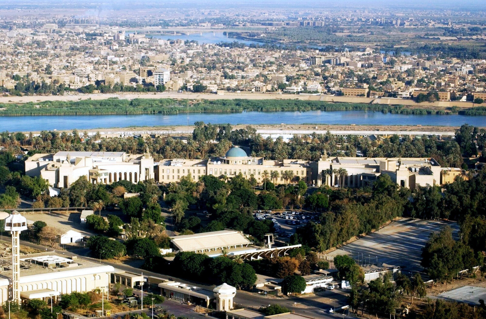العراق: تحويل العلاقة مع التحالف الدولي من التعاون العسكري إلى الاقتصادي بعد انتهاء مهمته